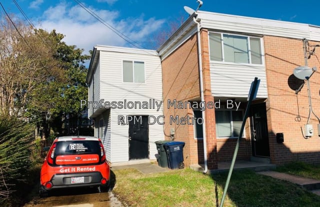 5366 Hayes St - 5366 Hayes Street Northeast, Washington, DC 20019