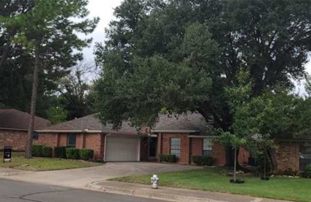 2724 Margaret Drive - 2724 Margaret Drive, Arlington, TX 76012