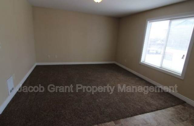 245 Opal Ct. Gallery 4