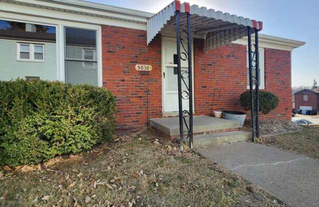 5838 Lafayette Avenue photos photos