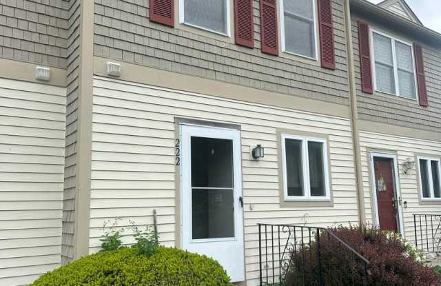 2 Bed/1.5 Bath Townhouse available 9/1/2026 photos photos