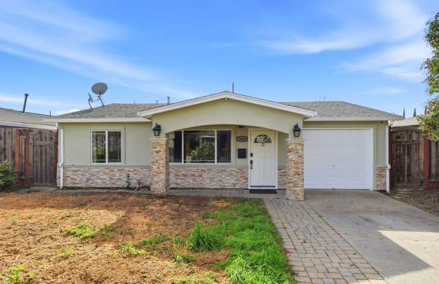 Sunning 3BD/3BA w/Bonus Room and Private Yard photos photos Sunning 3BD/3BA w/Bonus Room and Private Yard photos photos