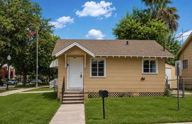 1 Bedroom, 1 Bathroom Home for Rent in Zephyrhills! photos photos