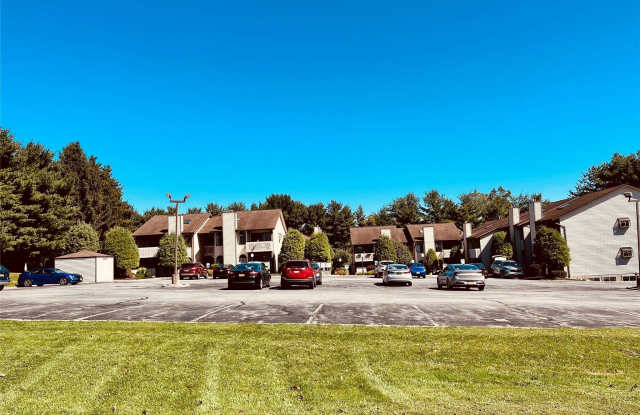 108 Pine Hollow Way photos photos