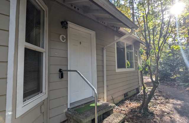 Large 3 Bedroom Corner Unit in The Heart of Gig Harbor! Available Now! photos photos