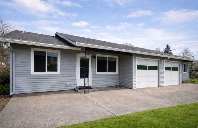 Well Maintained Arnada Park Duplex w/ Garage for Rent - 615 E. 22nd St photos photos