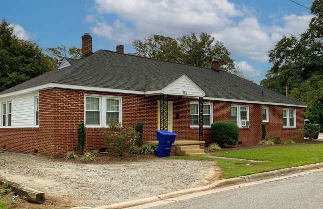 Grid House 2 blocks to ECU for rent on 5th St photos photos