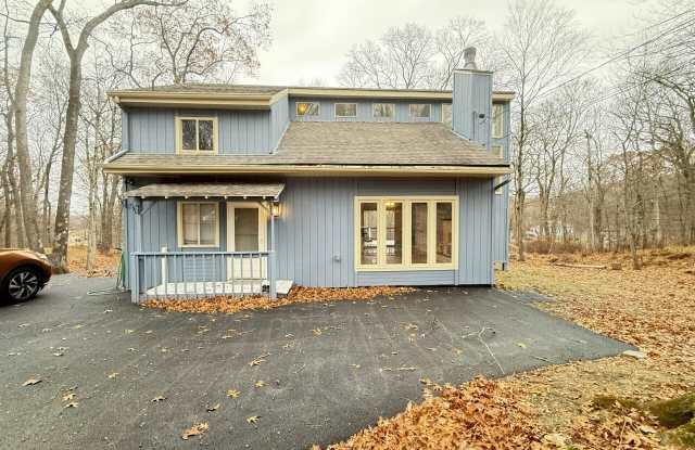 1049 Alpine Drive - 1049 Alpine Drive, Monroe County, PA 18302