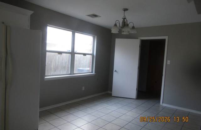 Very nice home located in the Park Ridge Area!  Bishop School District Gallery 3