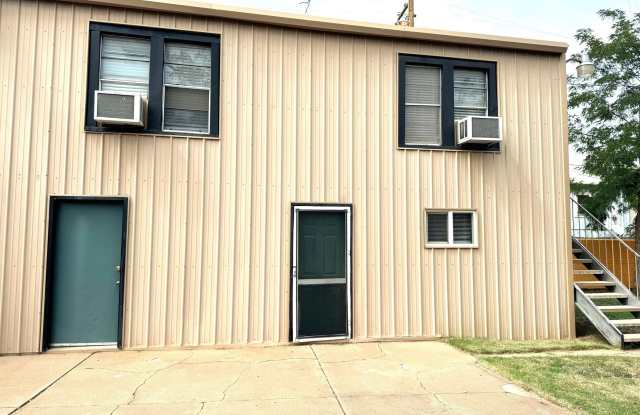 2020 17th Street unit: R - 2020 17th Street, Lubbock, TX 79401 2020 17th Street unit: R - 2020 17th Street, Lubbock, TX 79401