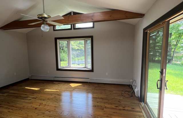 1040 Daniels Farm Road Gallery 4