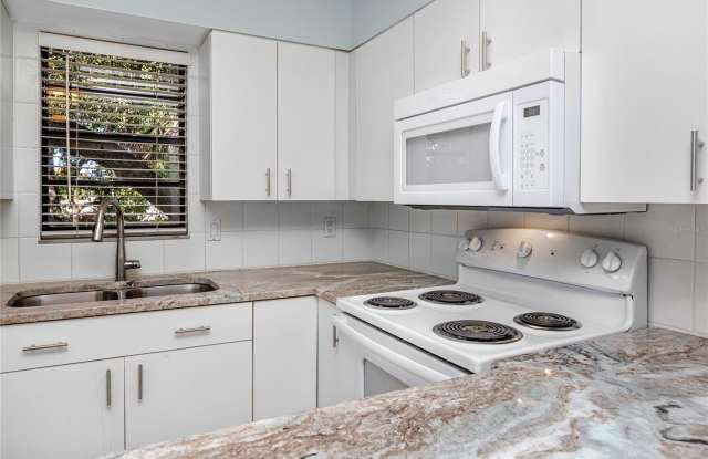 1303 S MOODY AVENUE photos photos