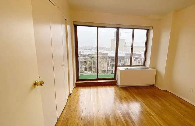 8714 57th Rd Apt 5 Gallery 1