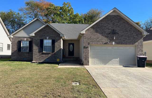 Charming 3-Bedroom Ranch in Prime Central Location! - 2545 Centerstone Circle, Clarksville, TN 37040