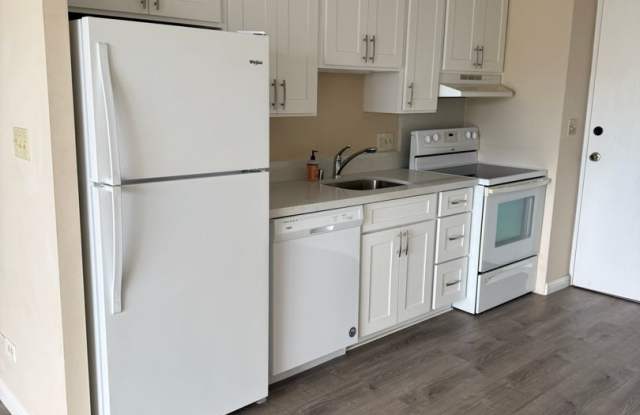 1 bedroom unit at Kapiolani Manor for $1,900.00/mo photos photos