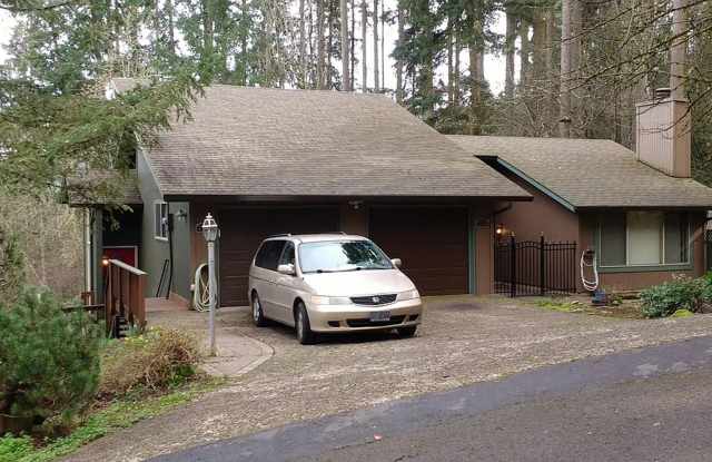Two Story Tandem home with great privacy photos photos