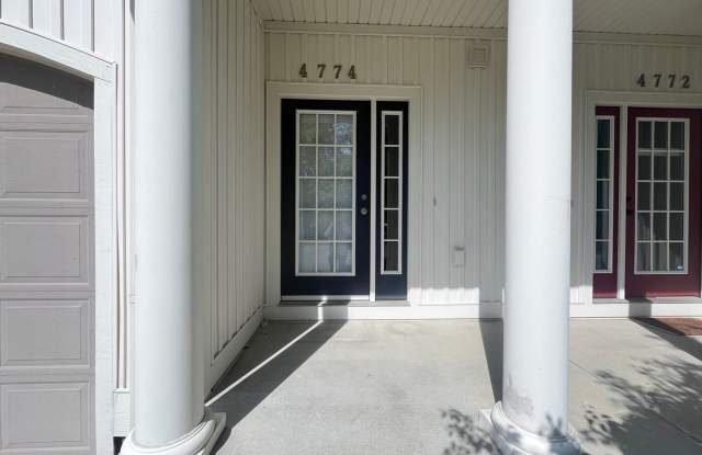 Beautiful 2 Bedroom Townhouse! Gallery 4