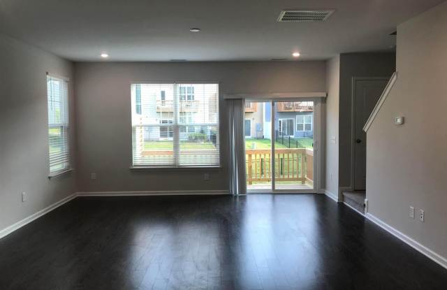 1042 Commack Drive Gallery 4