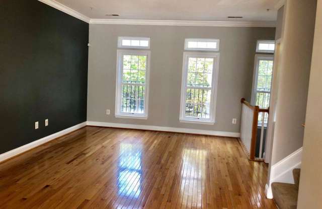 827 MCHENRY STREET Gallery 4