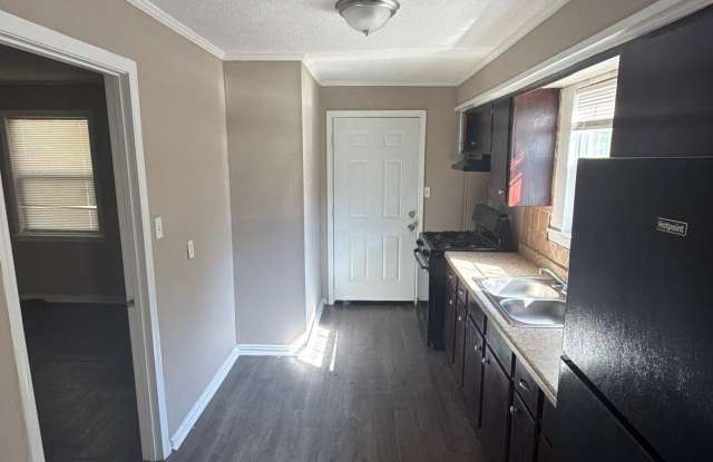 1406 Cadillac Drive Gallery 4