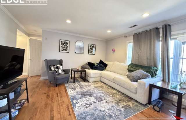 140 Newton St. photos photos