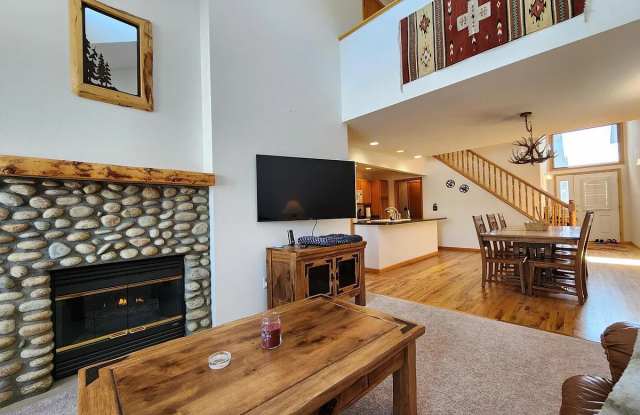 1550 Raven Cir Unit N Gallery 2
