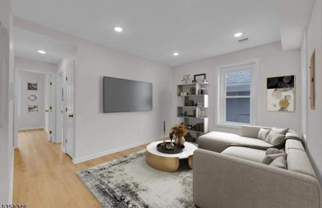 106 Bennett St photos photos