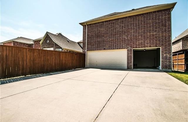 5044 Apache Circle - 5044 Apache Circle, Frisco, TX 75034