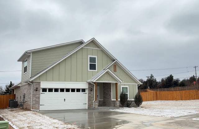 4 Bedroom 3 Bathroom 2 Car Garage Home in Oakdale School District Gallery 3