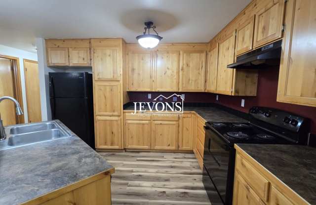 Coming soon! Spacious 3-Bed, 2-Bath Home in Yakima with Fenced Yard and 2-Car Garage Gallery 3