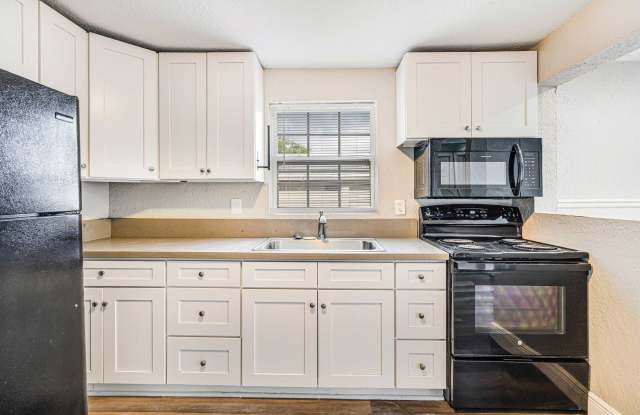 Charming 3-Bedroom Home with Renovated Interior & Large Fenced Backyard – Pet Friendly! Gallery 3
