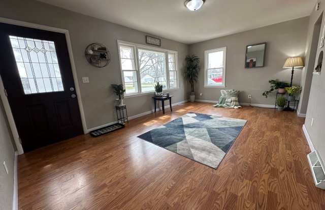 3 bed, 1 1/2 bath Home for rent in Elk Run Heights photos photos