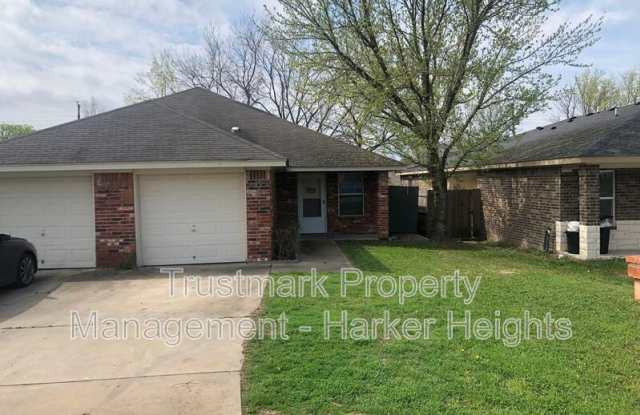 932 B Maplewood Dr photos photos