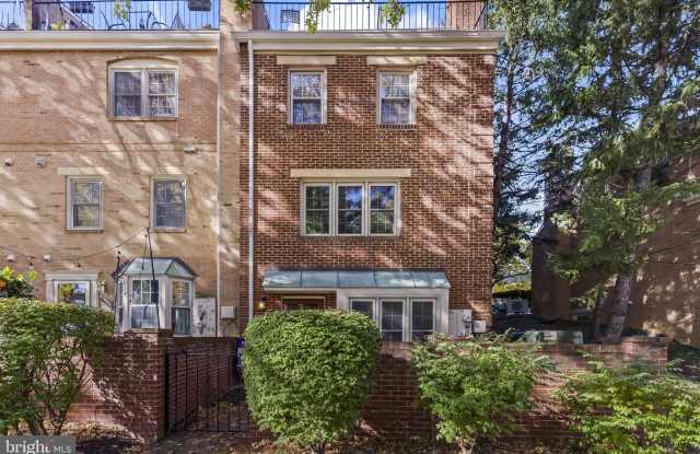 2506A FAIRFAX Drive photos photos