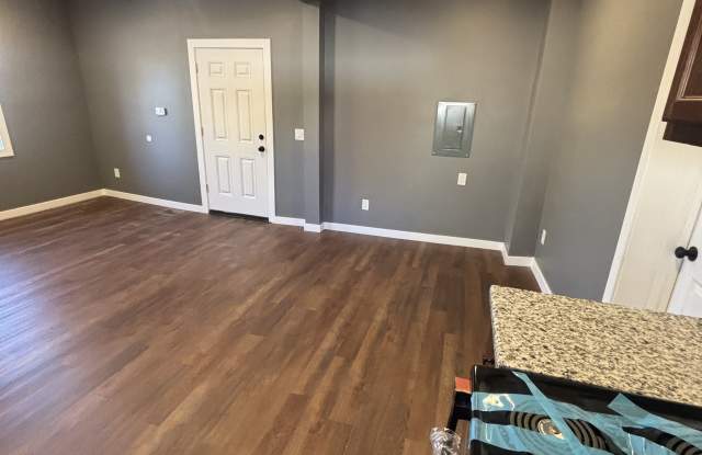 641 Broadway - 641 Broadway, Watervliet, NY 12189