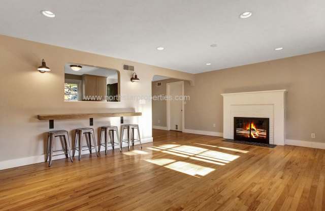 845 Lake Forest Dr Gallery 3