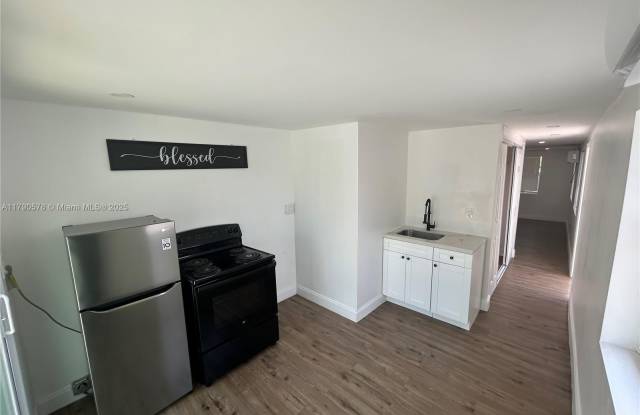 2331 Coolidge St photos photos