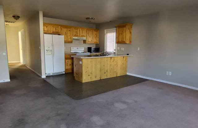 3 Bedroom 2 Bath House with garage and good size backyard Gallery 3