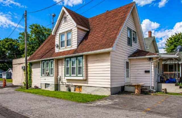 301 E North St photos photos