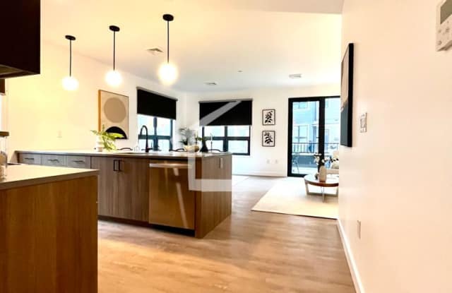 Luxury Living in West Roxbury - 2 Bed 2 Bath Gallery 1