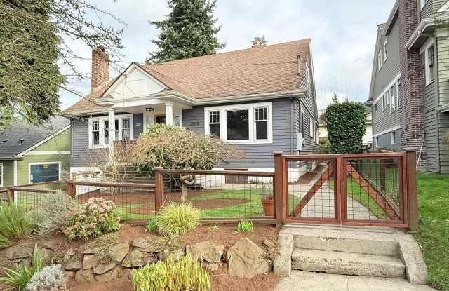 Queen Anne Charmer: 1925 Elegance Meets Modern Comfort - 2908 Queen Anne Avenue North, Seattle, WA 98109