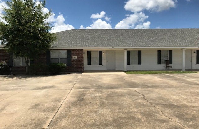 1803 N Tallowood Dr photos photos