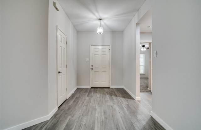 2800 Spencer Circle Gallery 3