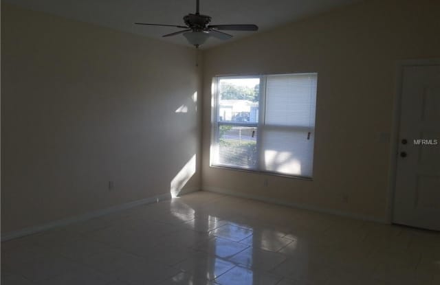 2915 STRATFORD DRIVE Gallery 4
