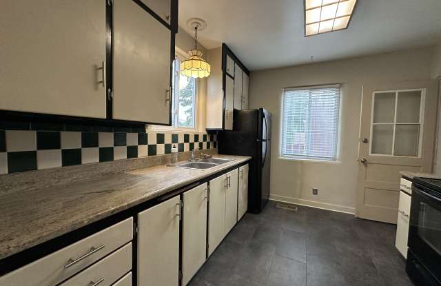 3112 Constitution Avenue Northeast Gallery 4