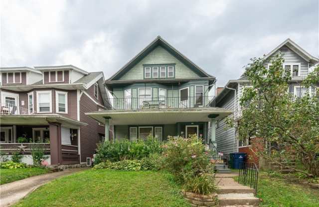 689 W Delavan Avenue Gallery 2