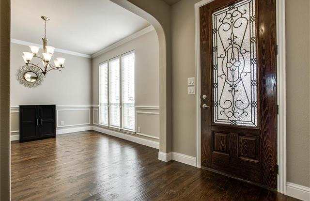 2469 Kingsgate Drive Gallery 2