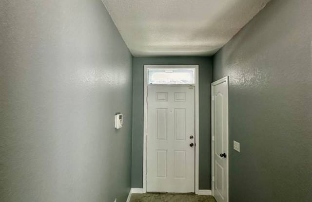 Modern 3-Bedroom, 2-Bathroom Home with Spacious Backyard in Winter Haven! Gallery 3