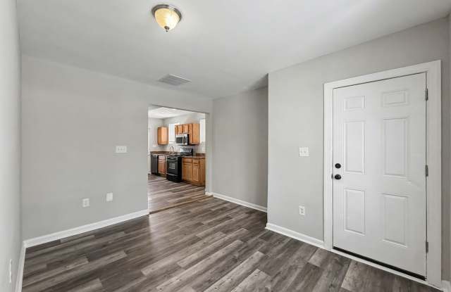 Refreshed 3BD 1BA Home with Parking! photos photos Refreshed 3BD 1BA Home with Parking! photos photos