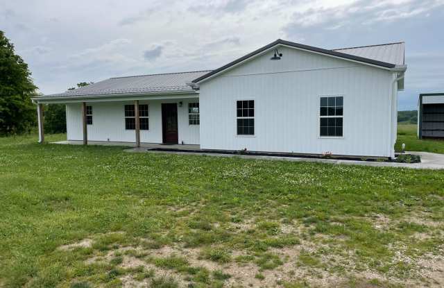 Country house retreat on 10 fenced acres for a hobby farm photos photos